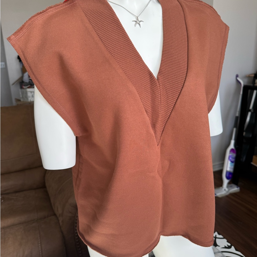 Zara Terracotta V-Neck Sleeveless Sweater - Picture 2 of 4